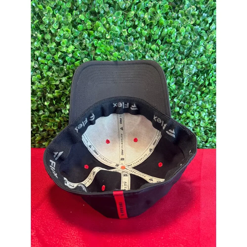 Chicago Blackhawks Hat Fanatics Black Fitted M/L Cap Embroidered Team Logo